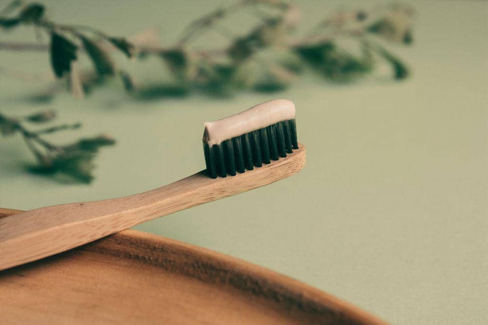 7 Kelebihan Menggunakan Sikat Gigi Bambu