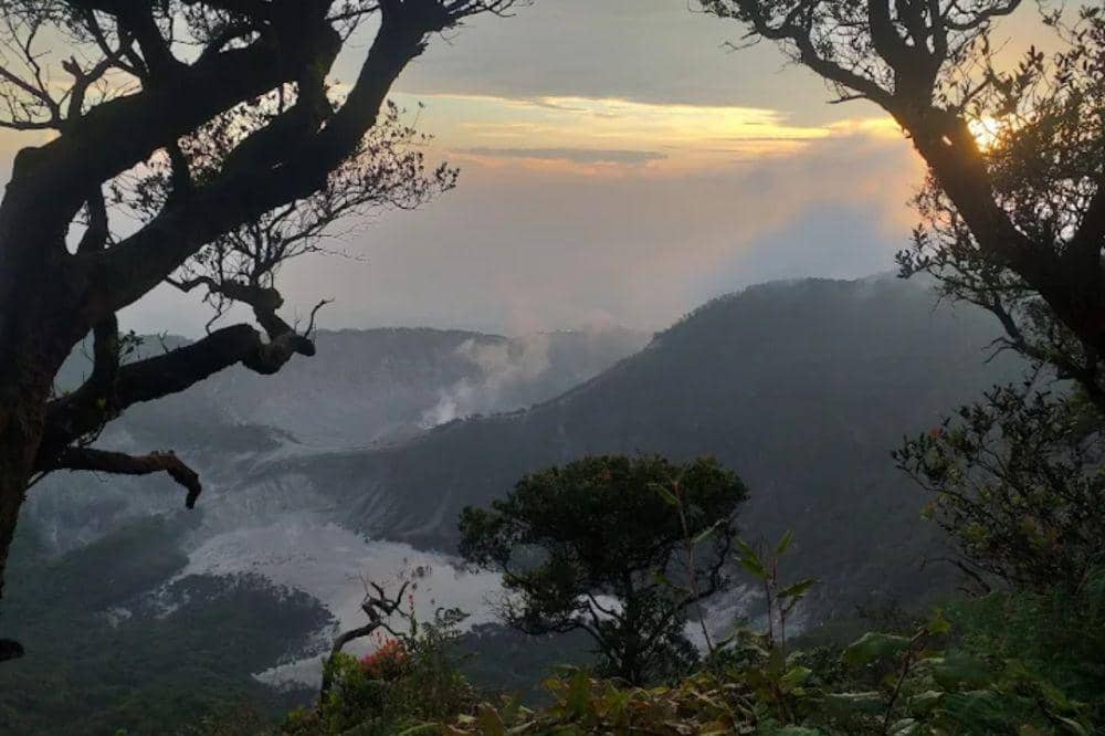 7 Daftar Gunung untuk Pendaki Pemula di Jawa Barat yang Aman Dicoba.jpg