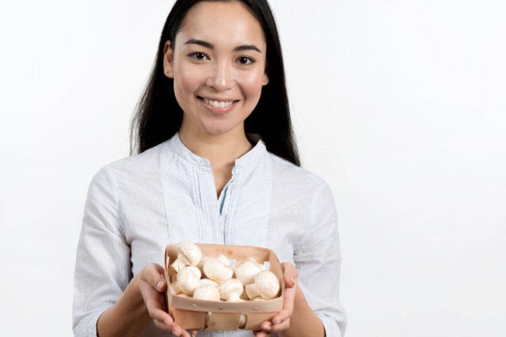 Benarkah ASI Bisa Berubah setelah Makan Bawang Putih?