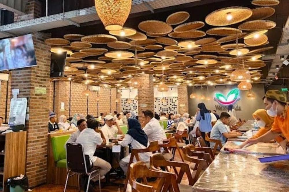 8 Rumah Makan Sunda di Jakarta Selatan, Lalapan dan Sambalnya Juara!_20260312_073702_0006.jpg