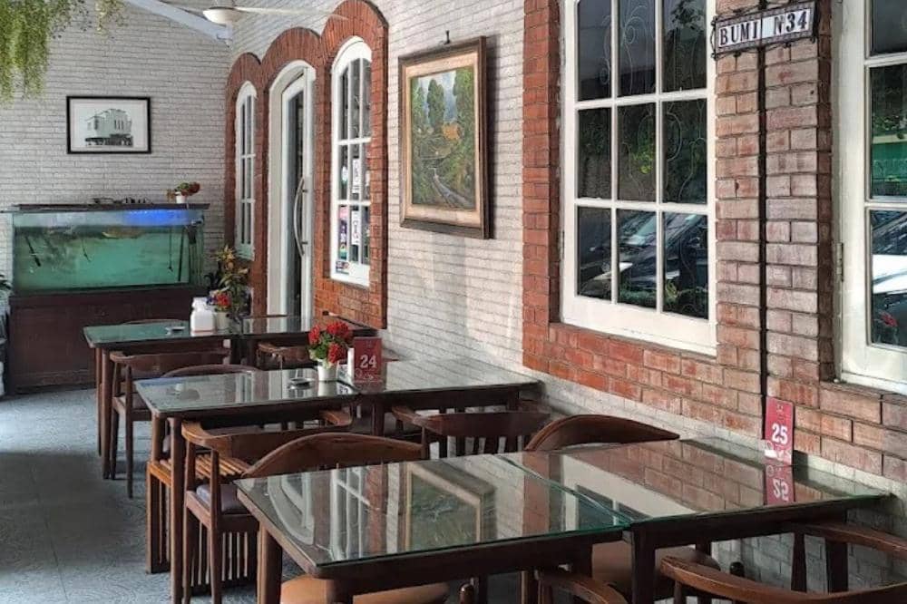 8 Rumah Makan Sunda di Jakarta Selatan, Lalapan dan Sambalnya Juara!_20260312_073702_0005.jpg