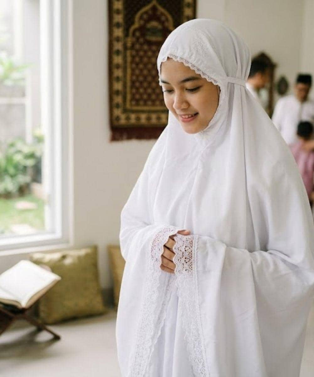 8 Rekomendasi Mukena Polos untuk Lebaran 2026