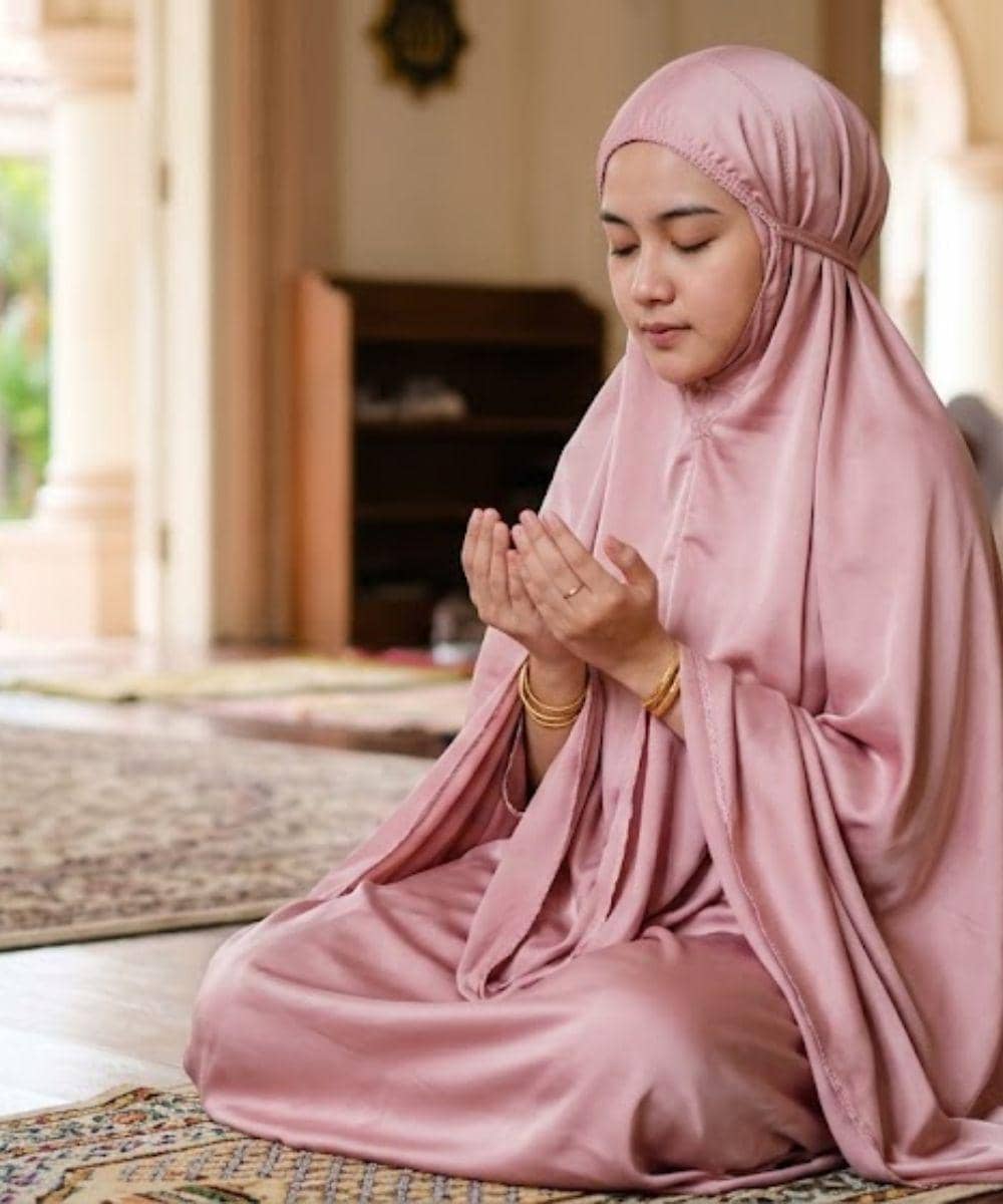 8 Rekomendasi Mukena Polos untuk Lebaran 2026