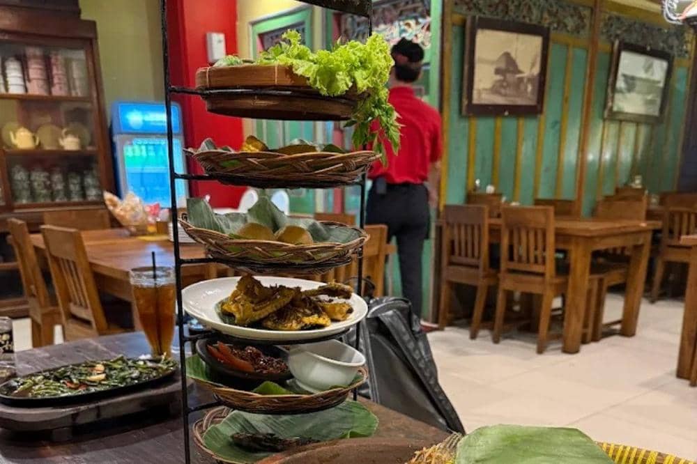 8 Rumah Makan Sunda di Jakarta Pusat, Ada yang Bernuansa Saung_20260312_110904_0003.jpg