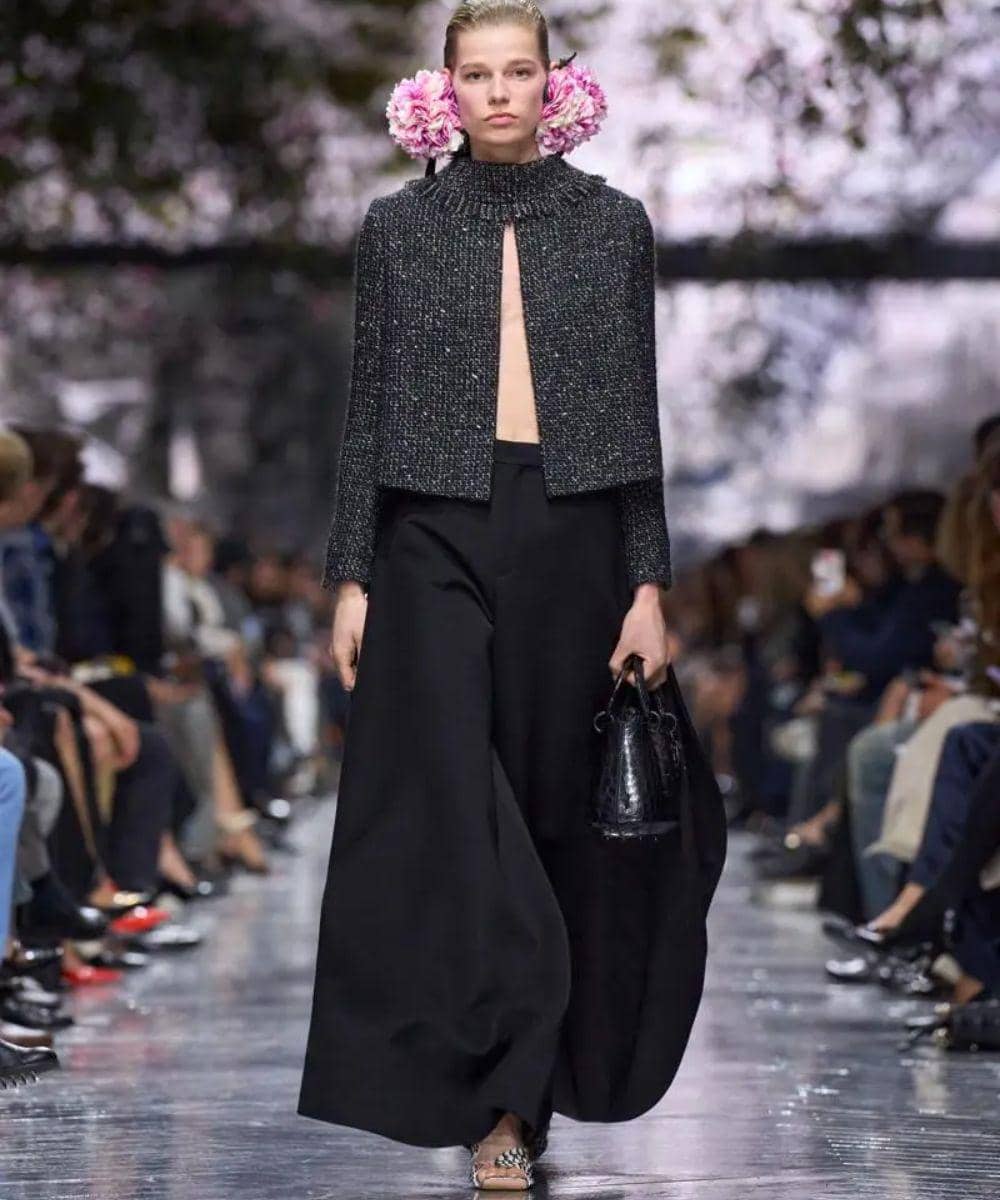 7 Koleksi Ikonik Show Haute Couture SS26 Dior yang Penuh Artistik