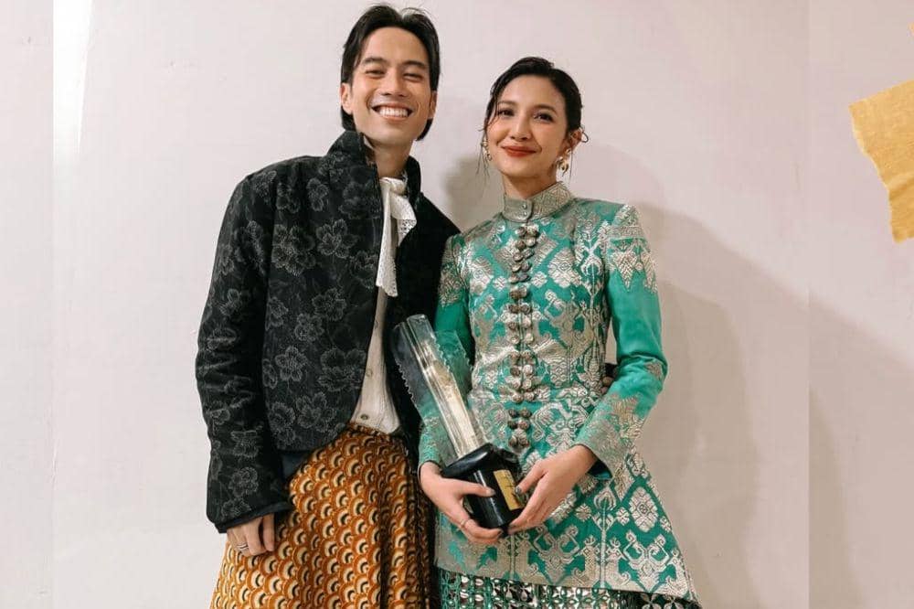 8 Bukti Sayang Vidi Aldiano untuk Sheila Dara 3