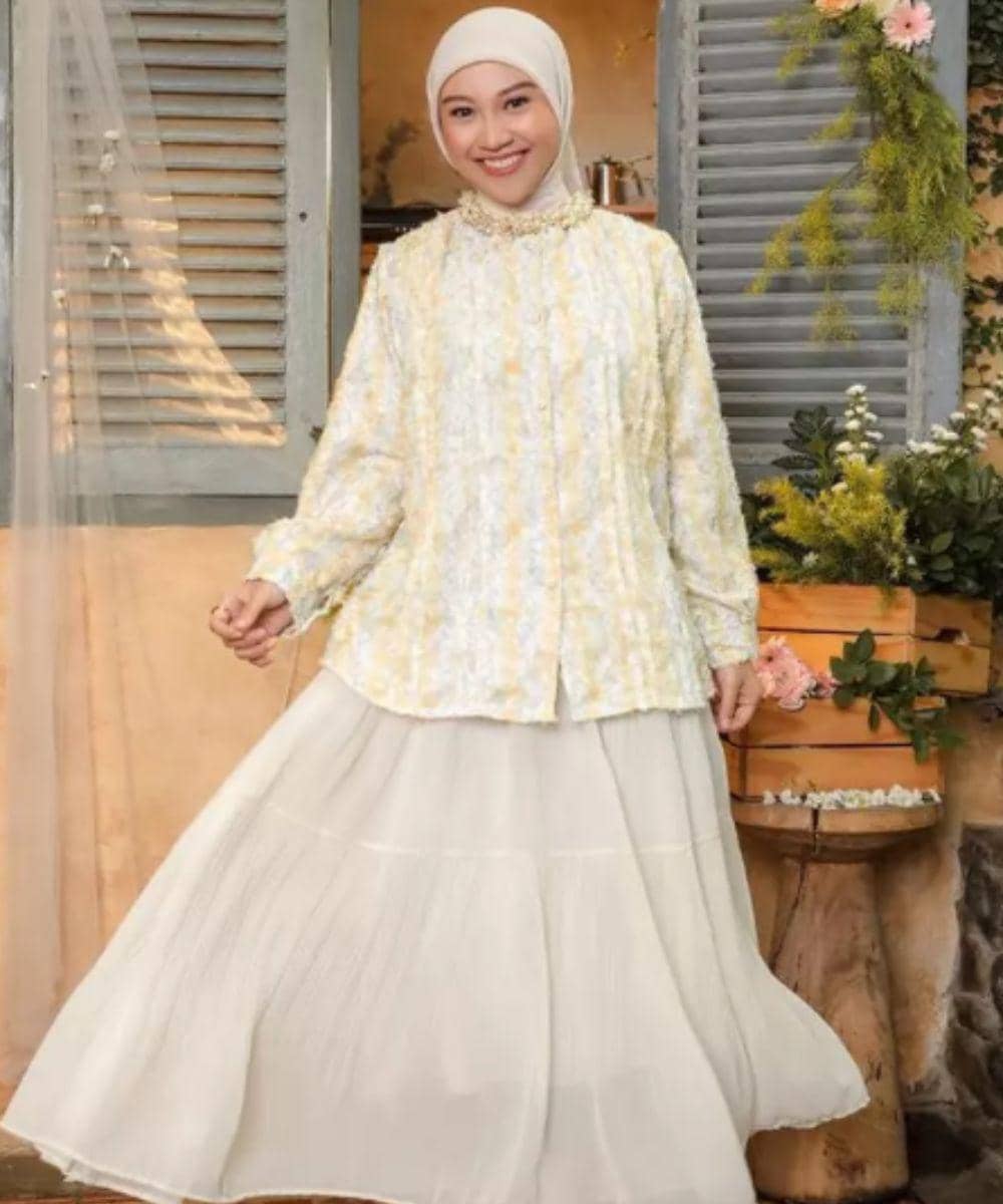7 Rekomendasi Fashion Brand Baju Lebaran Warna Butter Yellow
