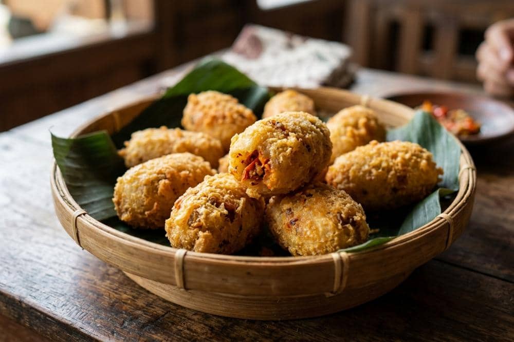 10 Jenis Jajanan Sunda yang Legendaris dan Masih Digemari_20260315_171550_0006.jpg