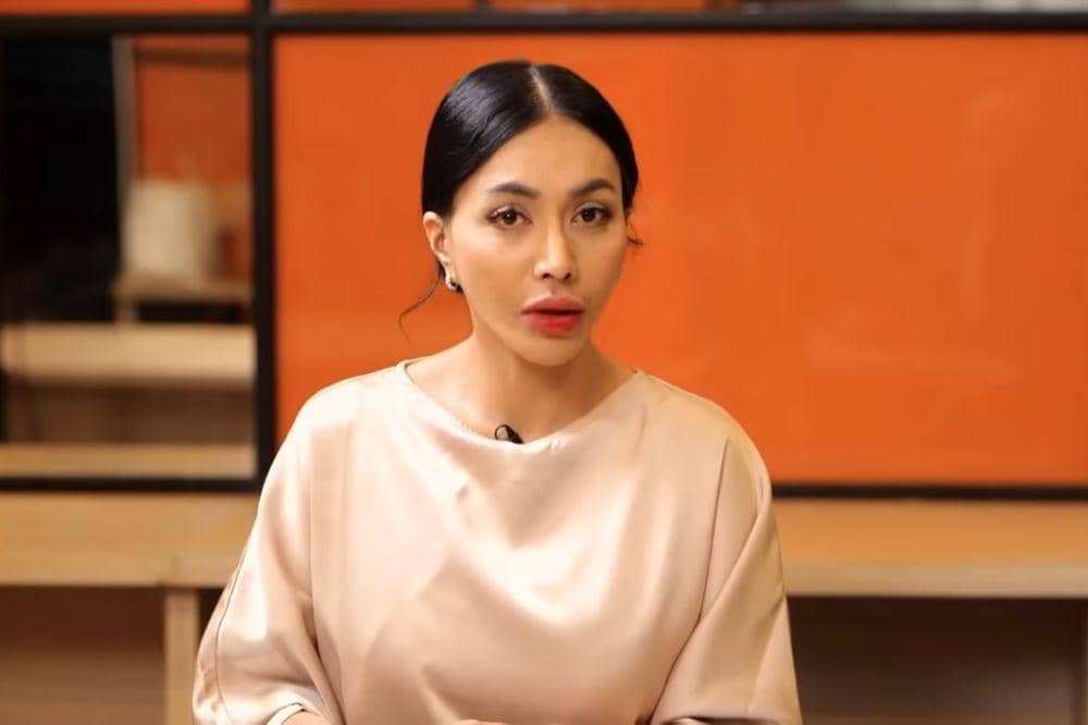 Tangis Denada Pecah Tegaskan Tidak Pernah Membuang Ressa 3