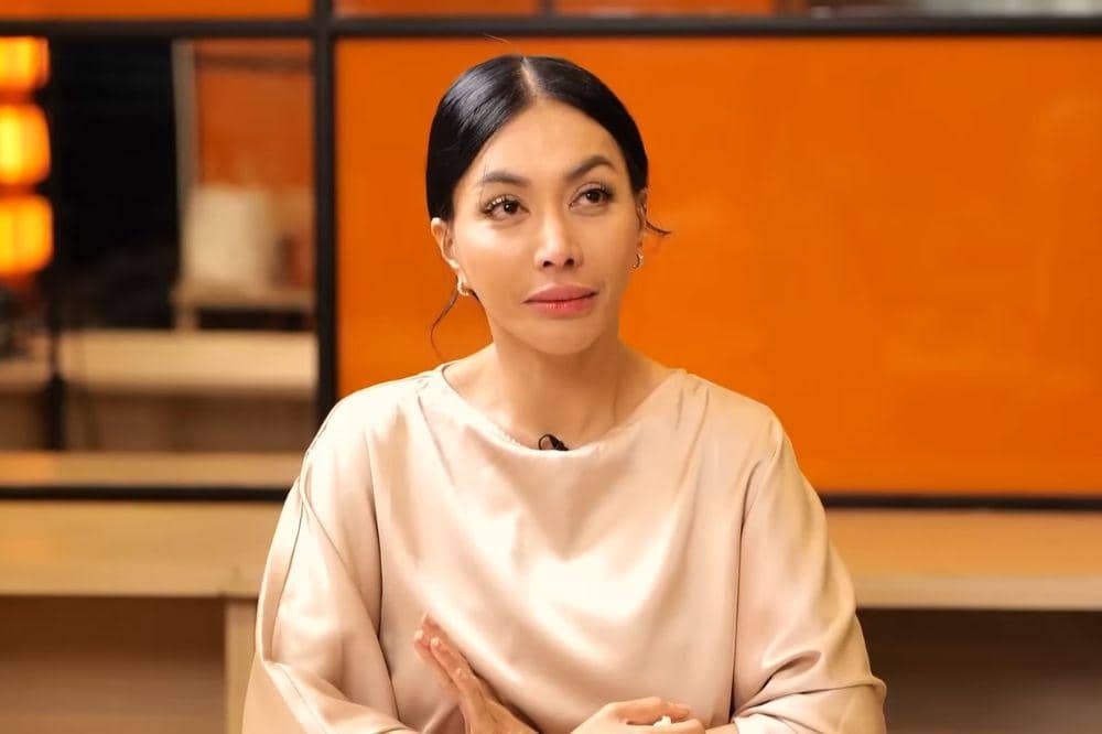 Tangis Denada Pecah Tegaskan Tidak Pernah Membuang Ressa 4