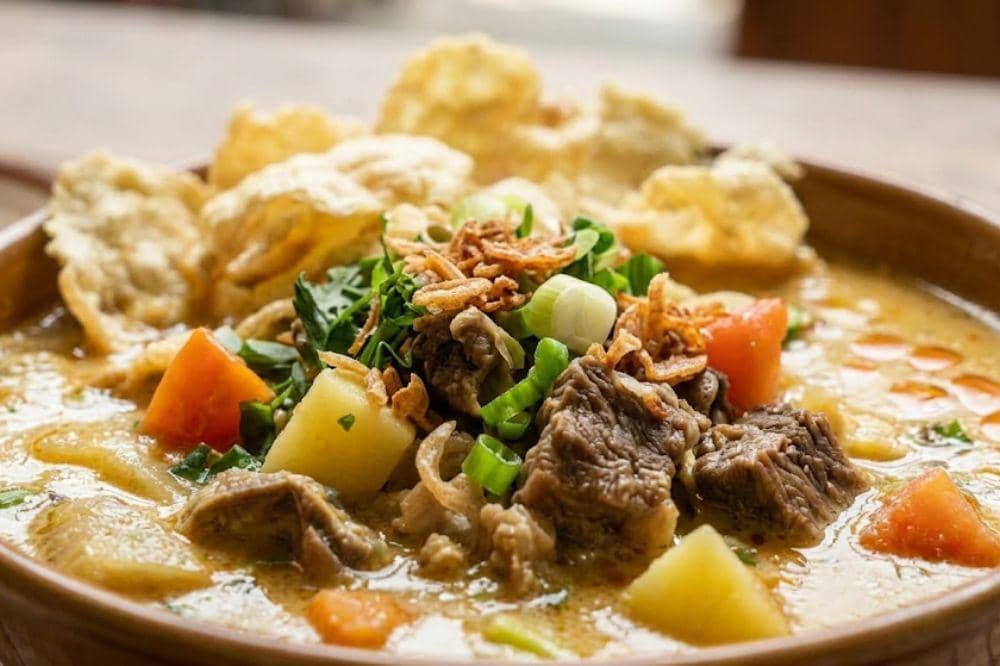 Soto Betawi - 11 Jenis Soto Khas Indonesia yang Populer hingga yang Jarang Diketahui