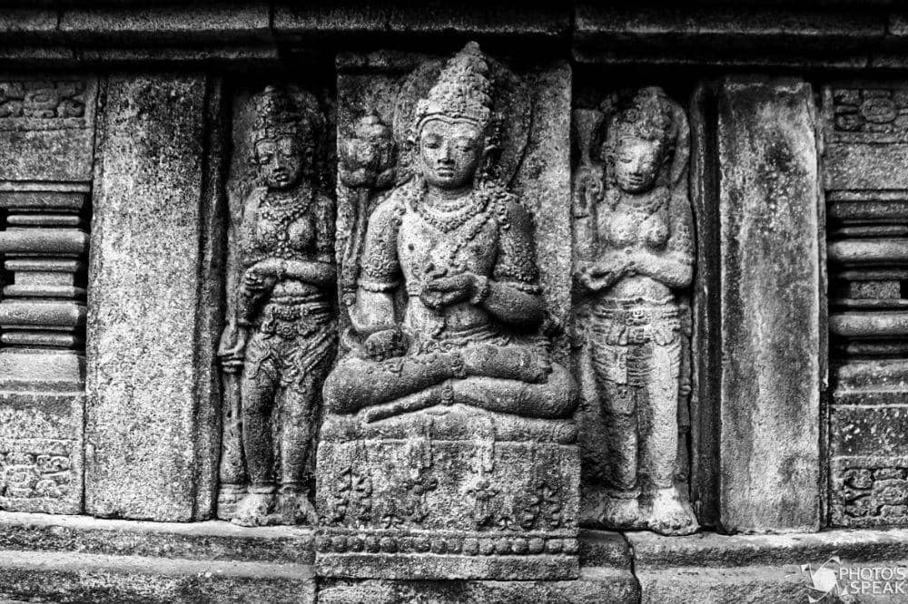 Mengenal Apa Itu Arca dan Relief, Peninggalan Hindu-Buddha yang Berbeda