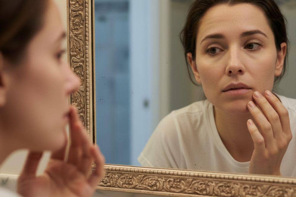 7 Kandungan Skincare yang Harus Dihindari Ibu Hamil Kulit Kering 