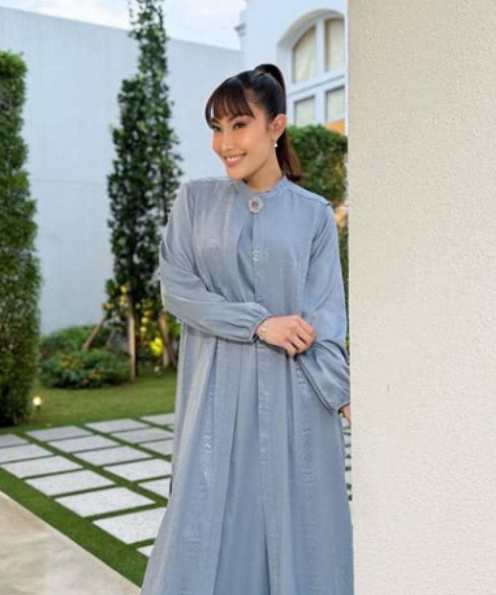 Koleksi Baju Lebaran Ayu Dewi untuk Tampil Stylish di Hari Raya