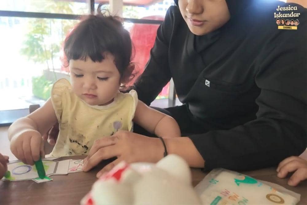 Hagia Ikut Art Class Pertama, Lukisannya Dijual Rp 8,5 Juta