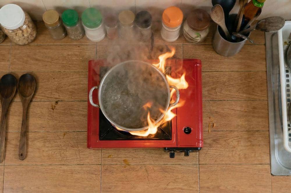 Sering Terjadi, Ini 7 Penyebab Kompor Gas Portable Meledak