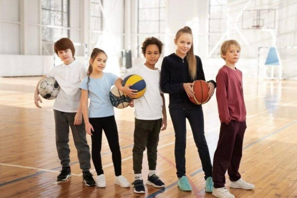 Anak-anak sedang berolahraga