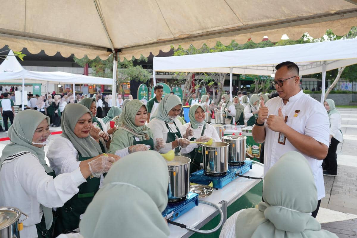 Sajian 1.447 Porsi Opor di Festival Makanan Ini Pecahkan Rekor MURI.jpeg