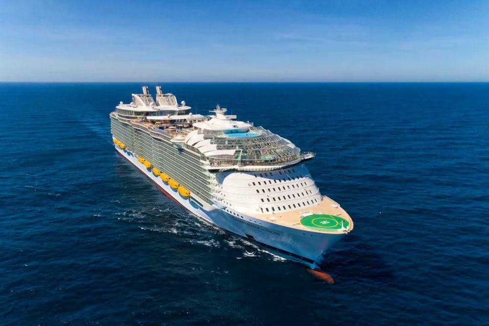 10 Kapal Pesiar Terbesar di Dunia dengan Fasilitas Fantastis dan Mewah