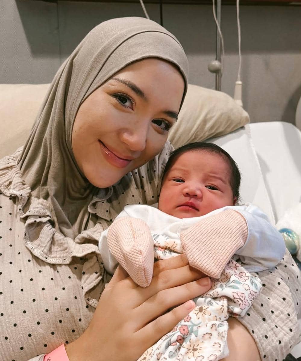 Instagram.com/ericaputrii