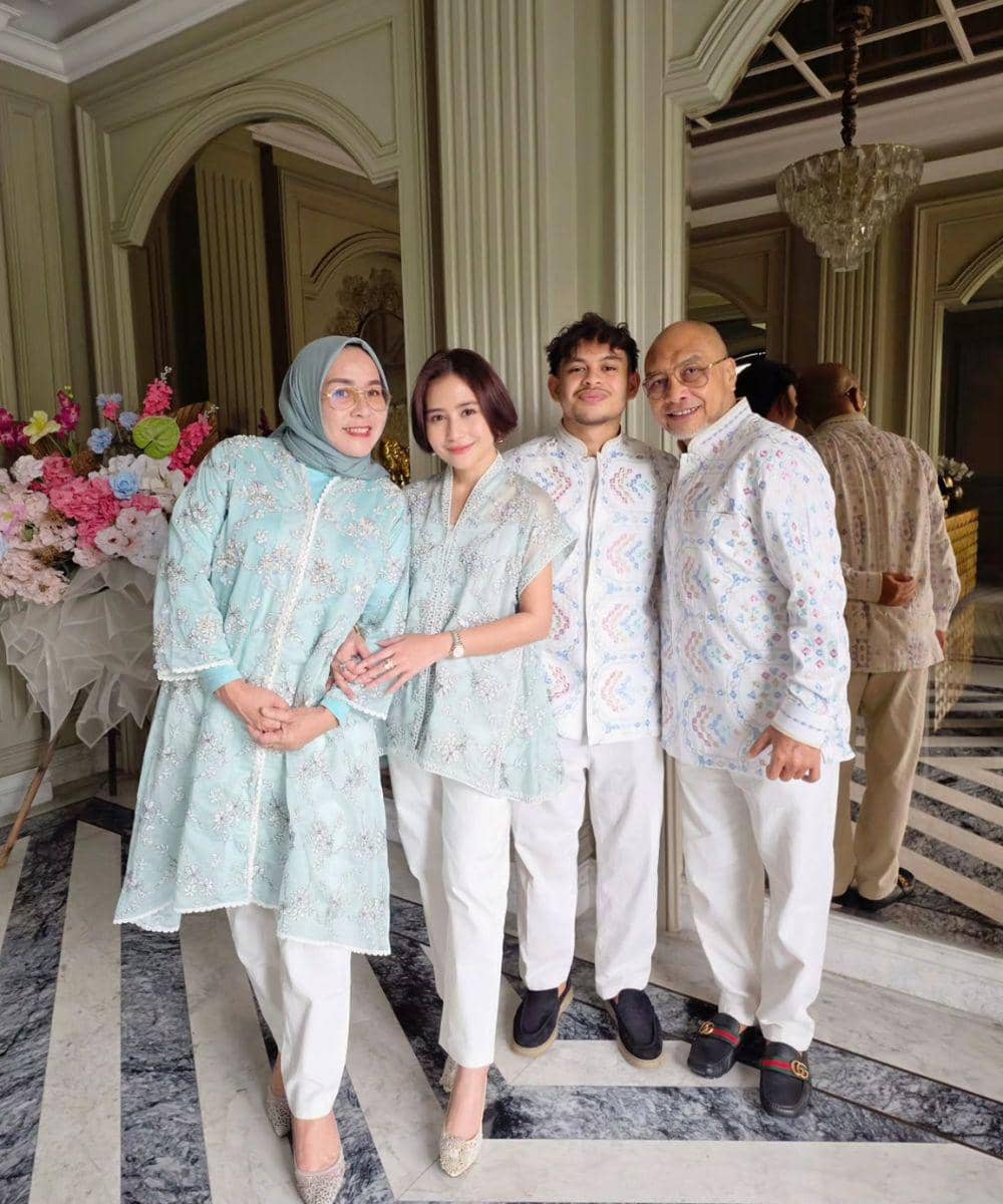 Deretan Fashion Keluarga Artis saat Rayakan Lebaran 2026 