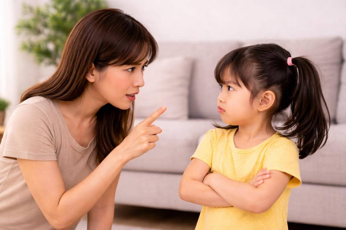 5 Perilaku Orangtua yang Tanpa Sengaja Membentuk Sifat Buruk pada Anak