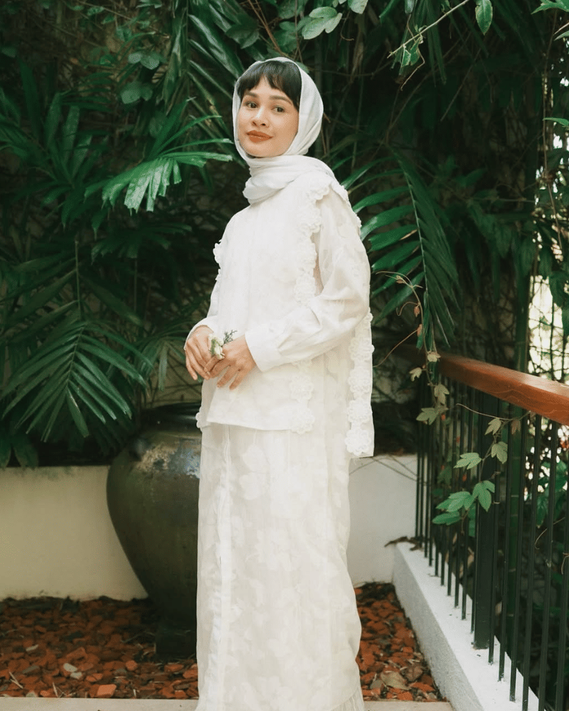 busana lebaran artis (11).png