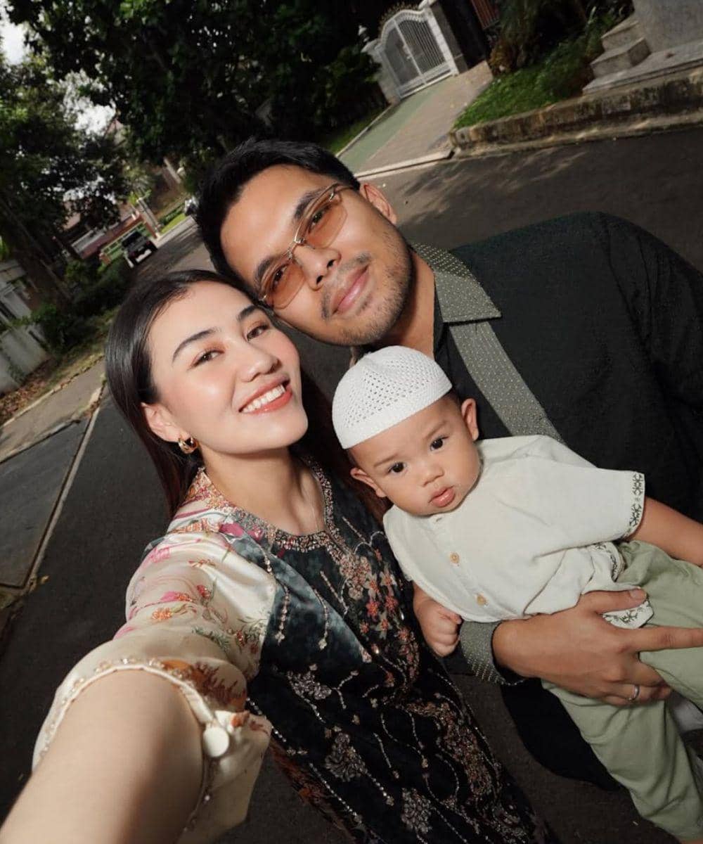 Kekompakkan keluarga kecil Thariq di hari Lebaran
