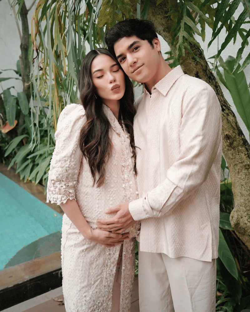 busana lebaran artis (18).png