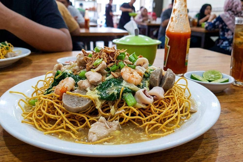 7 Makanan Khas Makassar yang Terkenal Enak dan Bikin Nagih.jpg