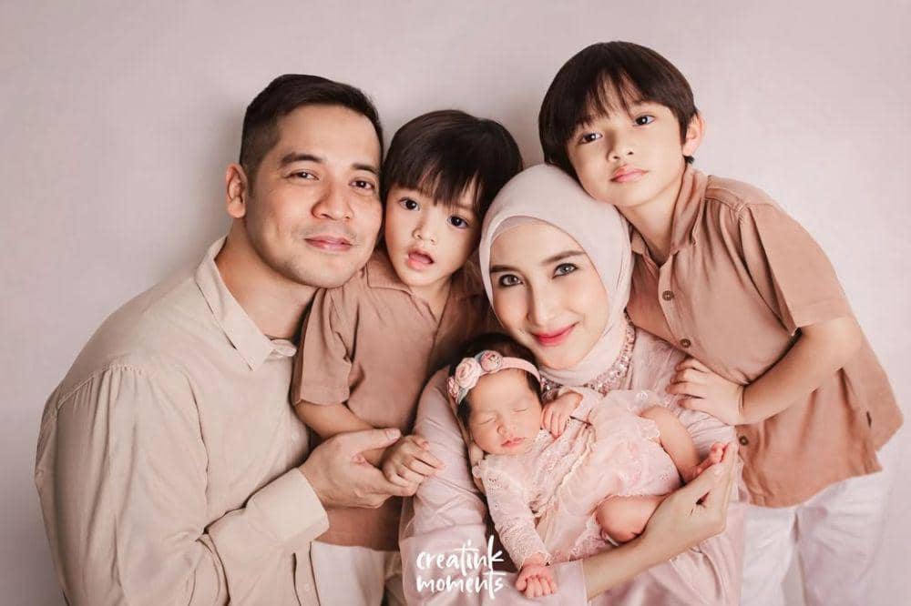 Chacha dan Ricky rayakan Lebaran 2026 dengan anggota keluarga baru
