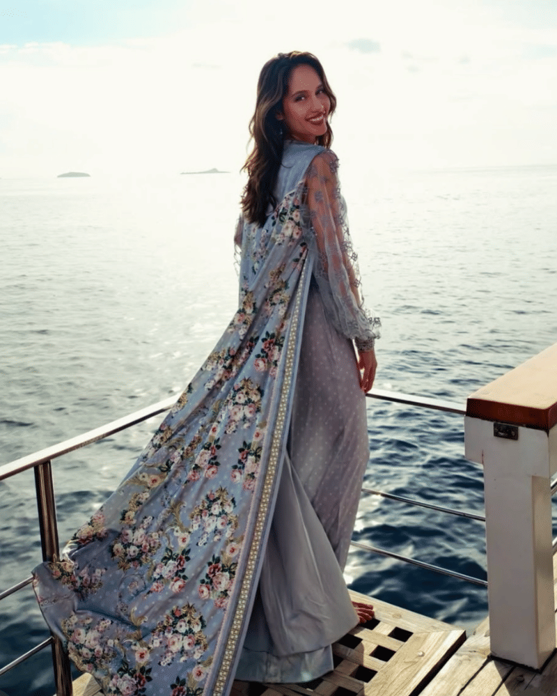 busana lebaran artis (12).png