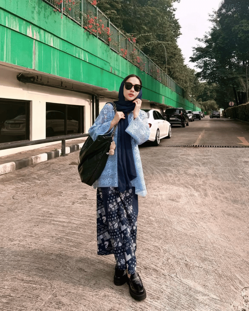 busana lebaran artis (9).png