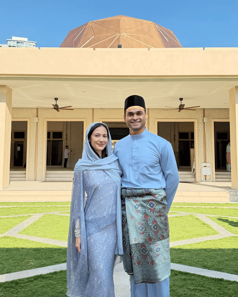 busana lebaran artis (23).png