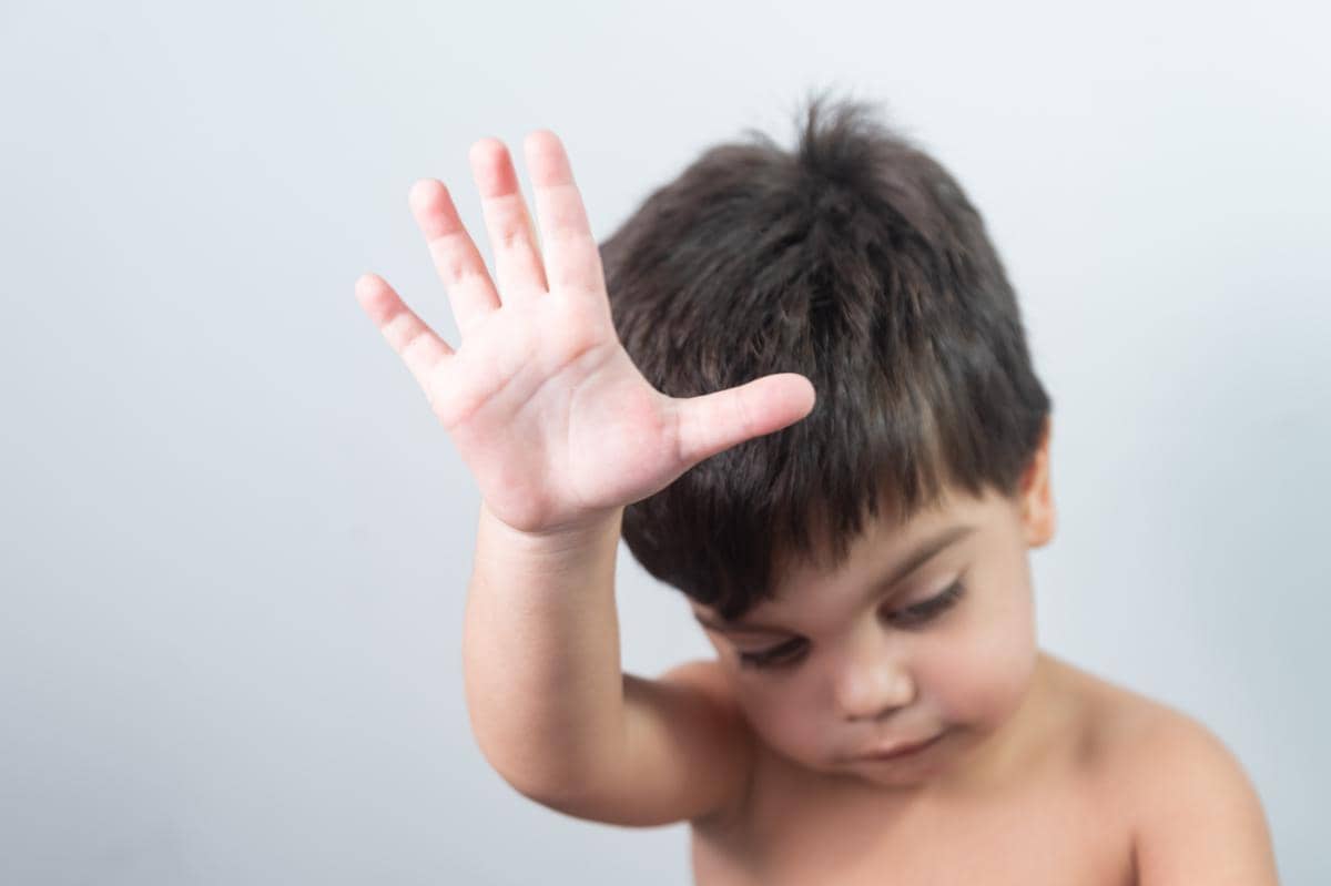 gambar anak berfoto menolak