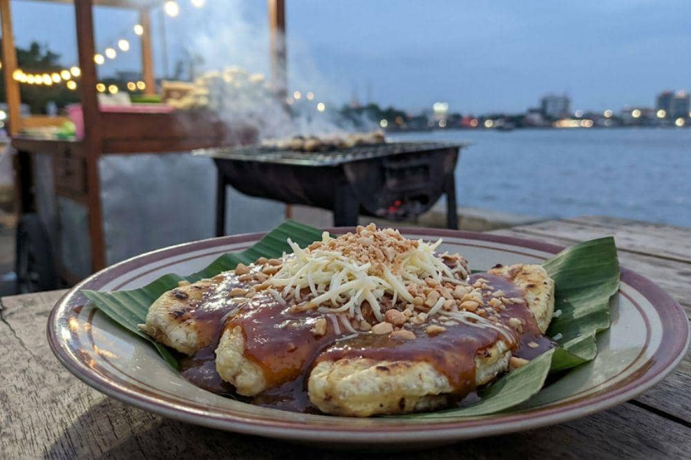 7 Makanan Khas Makassar yang Terkenal Enak dan Bikin Nagih.jpg