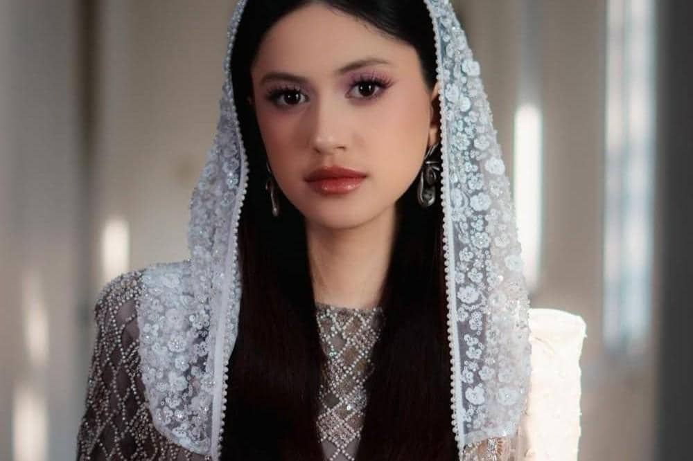 Detail Gaun Mewah Asila Maisa, Hasil Karya Ivan Gunawan