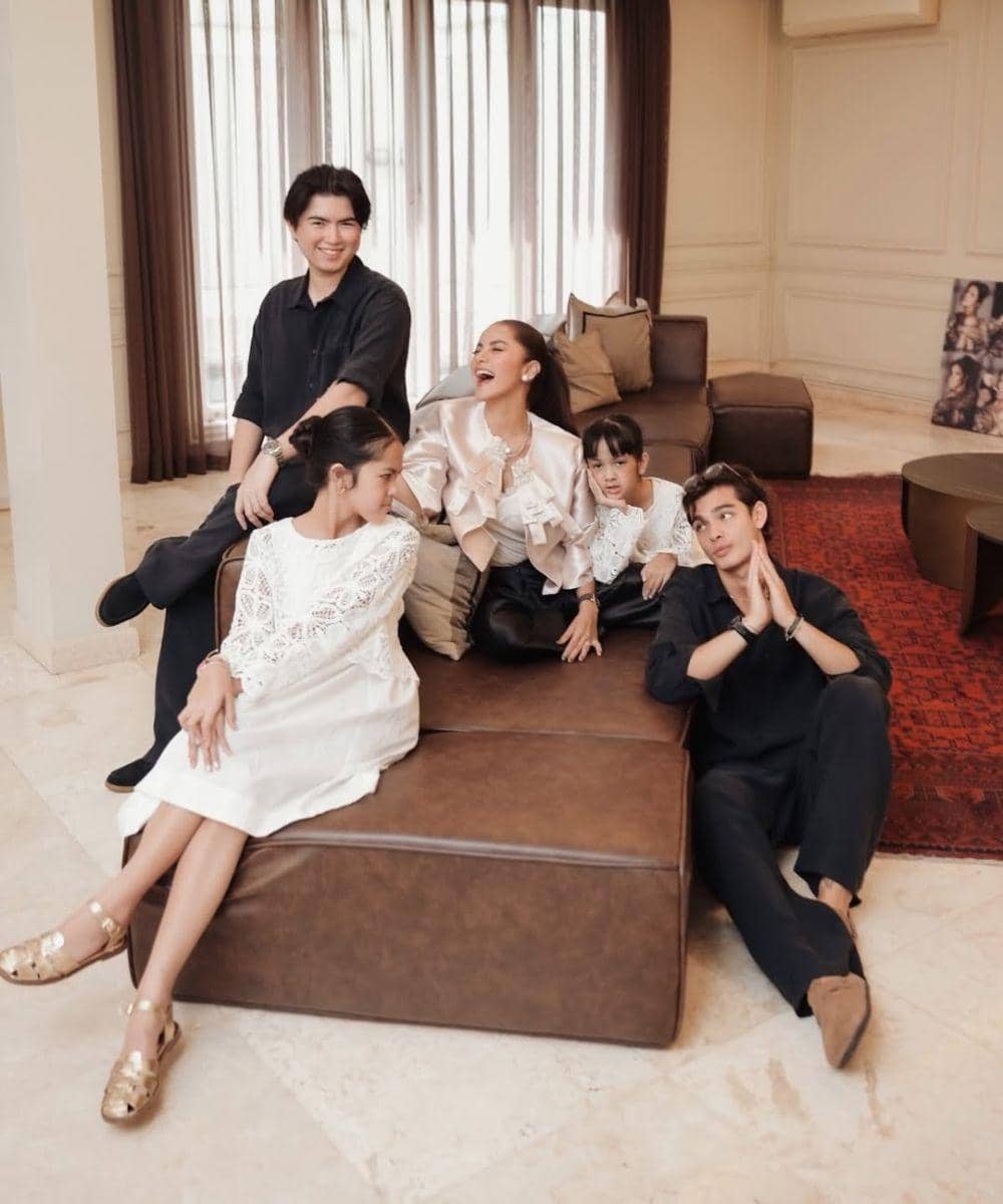 7 Foto Olla Ramlan dan Tristan Molina Rayakan Lebaran Bareng 2