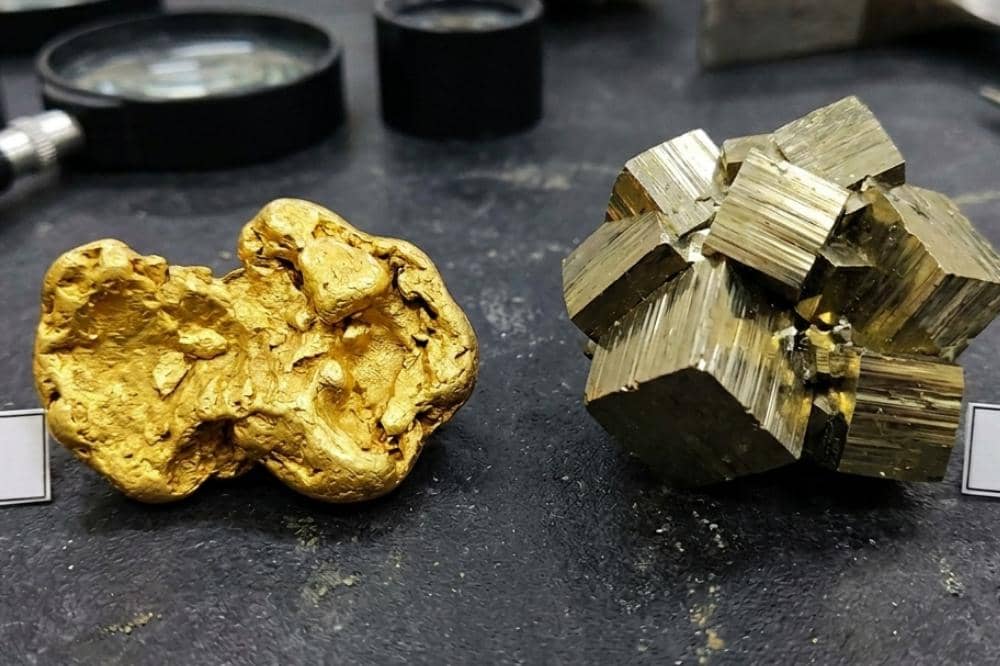 7 Perbedaan Pirit dan Emas, Jangan sampai Tertipu!