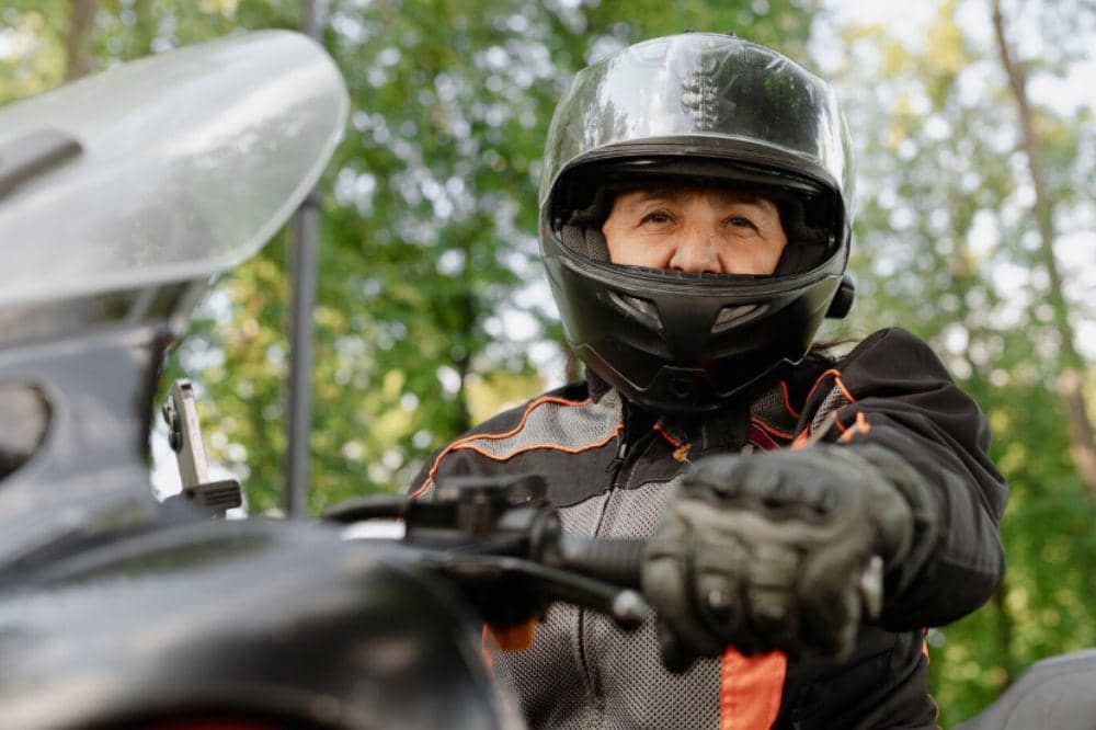 Aksi Sigap Kapolsek Ciawi Kawal Ibu Melahirkan yang Terjebak Kemacetan (3).jpg