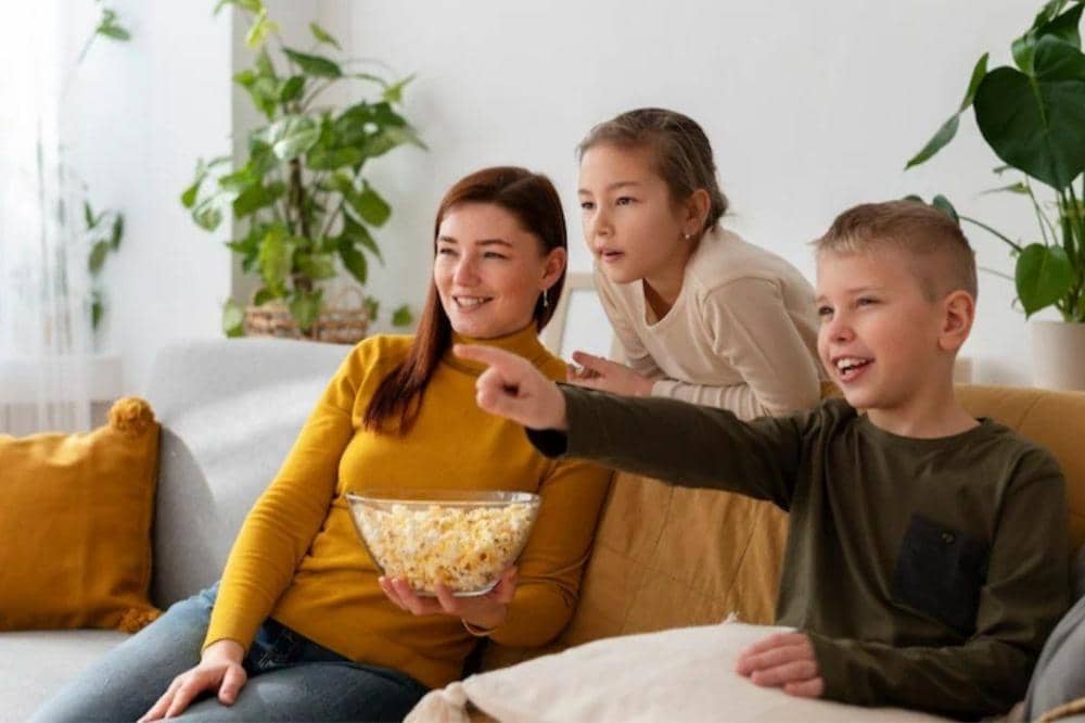8 Film Keluarga Terbaik untuk Ditonton Ulang, Bikin Haru