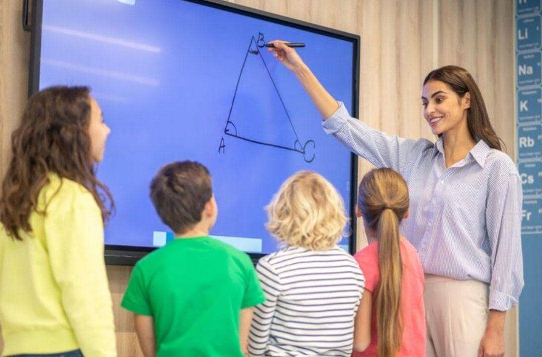 Anak-anak belajar tatap muka