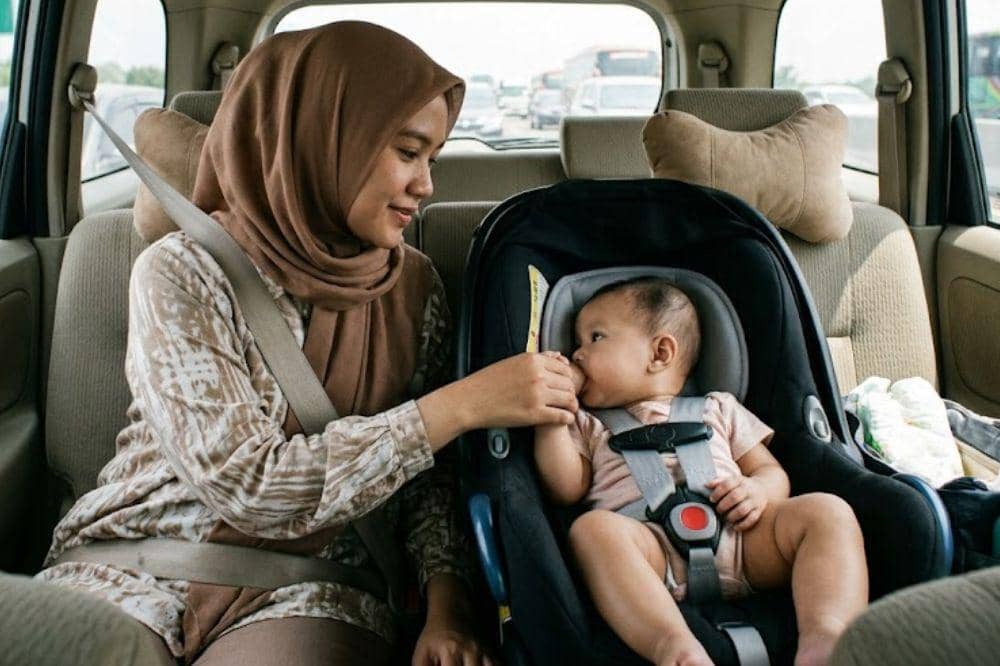 Posisi Menyusui di Mobil yang Aman saat Arus Balik