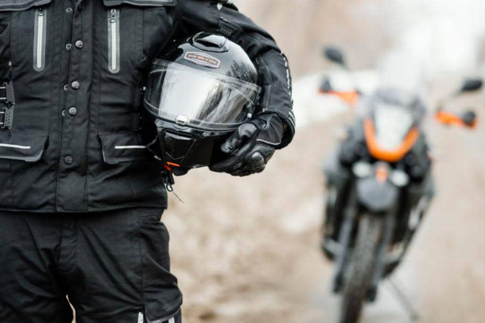 Aksi Sigap Kapolsek Ciawi Kawal Ibu Melahirkan yang Terjebak Kemacetan