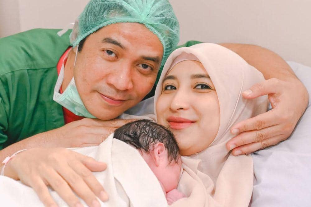 Chaca Thakya Alami Mastitis saat Menyusui, Kompres & Pijat Jadi Solusi