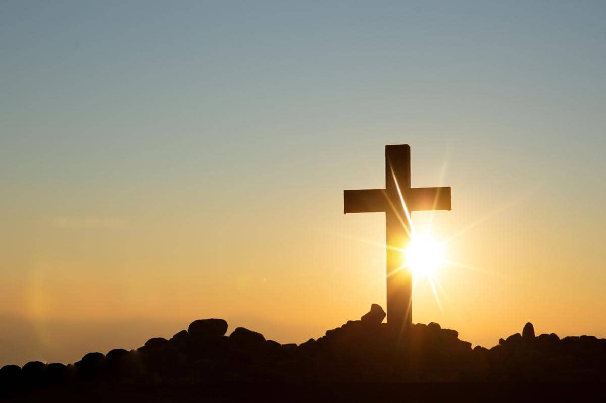 gambar Salib di bukit