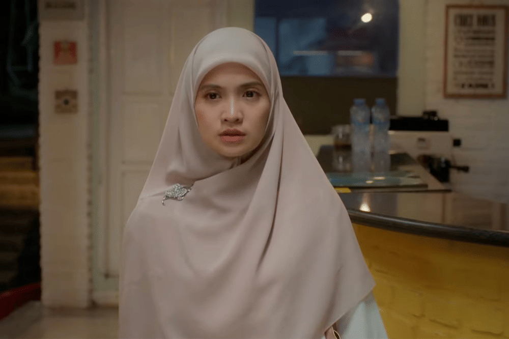 Daftar Pemain Film Dalam Sujudku, Kisah Haru Kesetiaan Istri