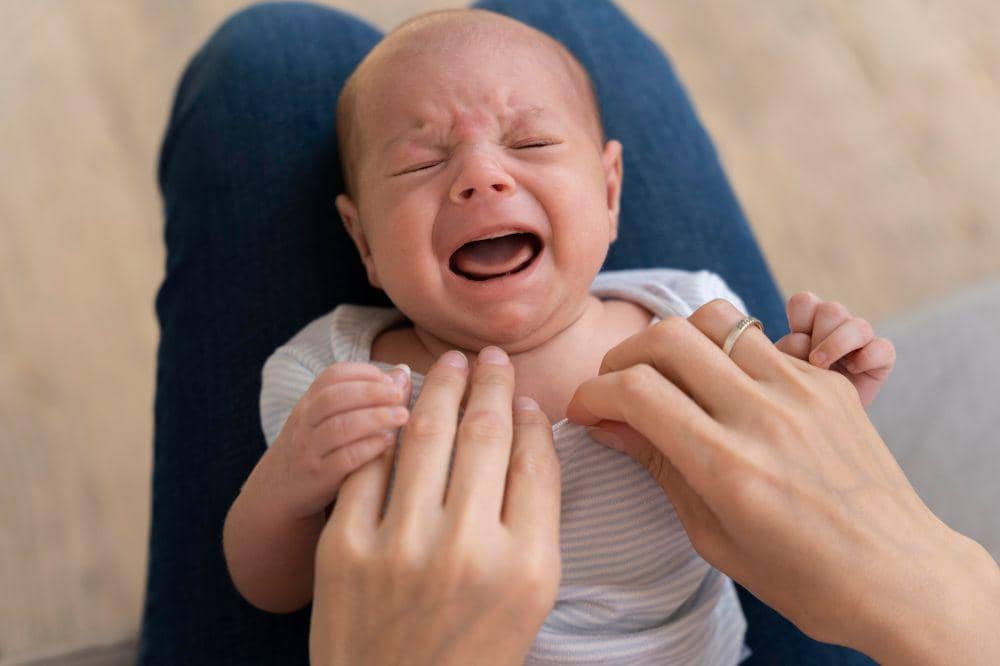 Lidah Bayi Putih, Milk Tounge atau Oral Thrush? Kenali Bedanya