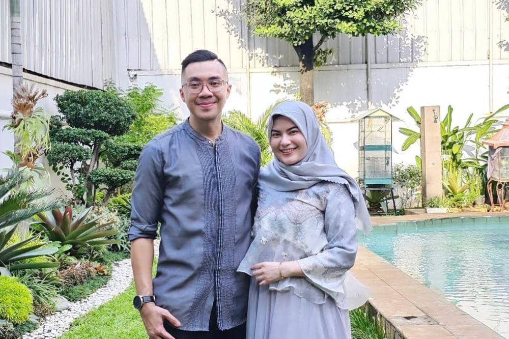 7 Fakta Kisah Cinta Dokter Gia Pratama dan Istri 1