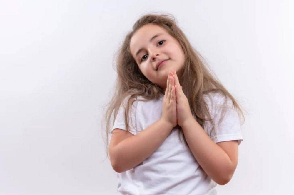 Si Kecil mengucapkan terima kasih